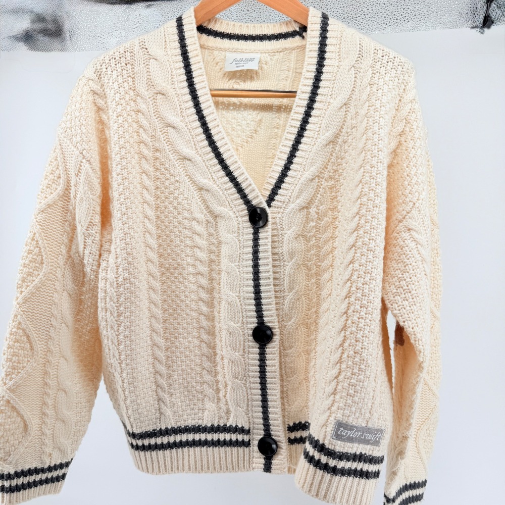 Taylor Swift Folklore Album Button-Up Cardigan Women's md/LG Cable Knit Cream